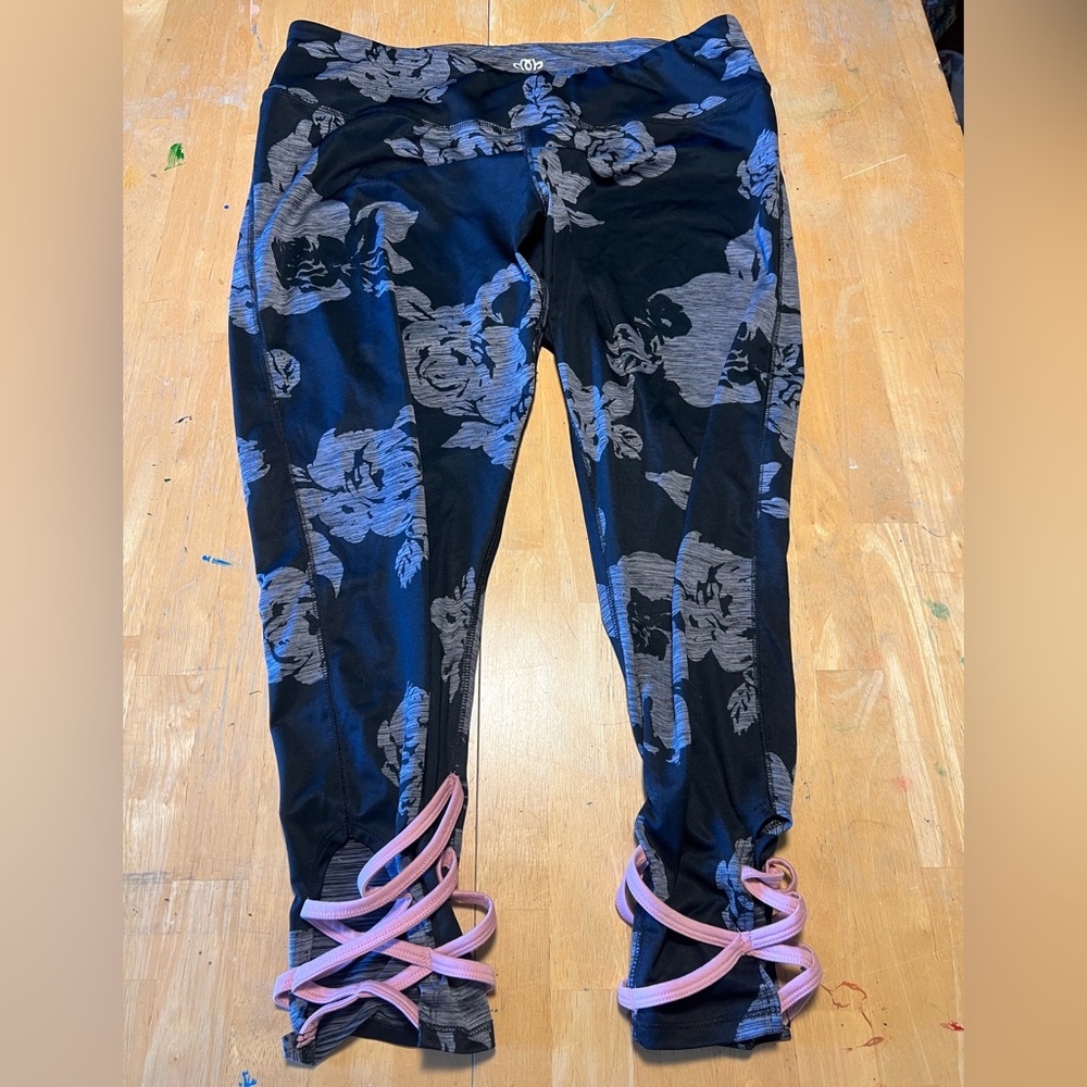 Maurice’s athletic floral leggings Plus size